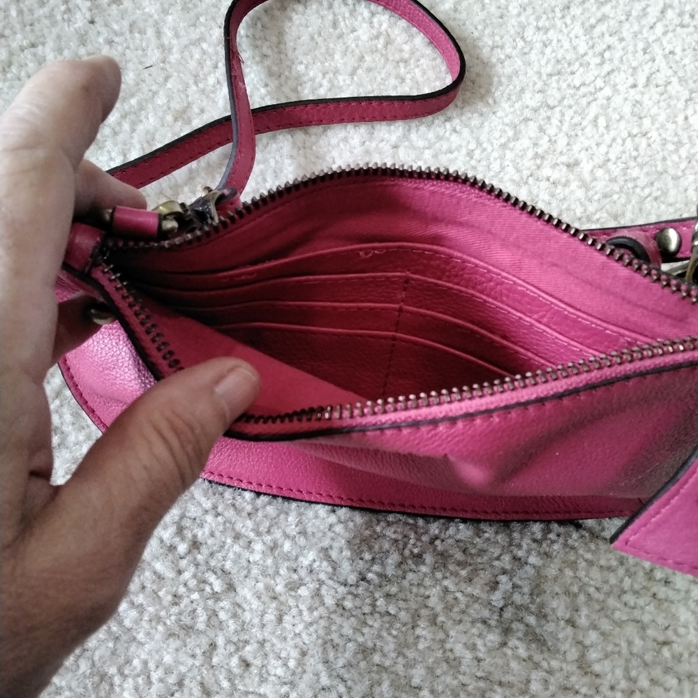 Habitat Clothes to live in Wristlet - Picture 3 of 3
